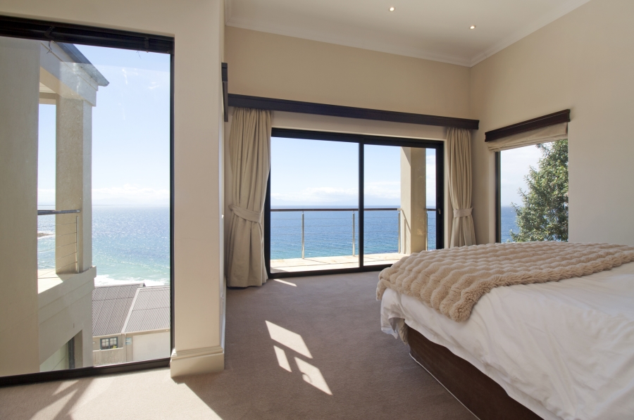 To Let 3 Bedroom Property for Rent in Cairnside Western Cape